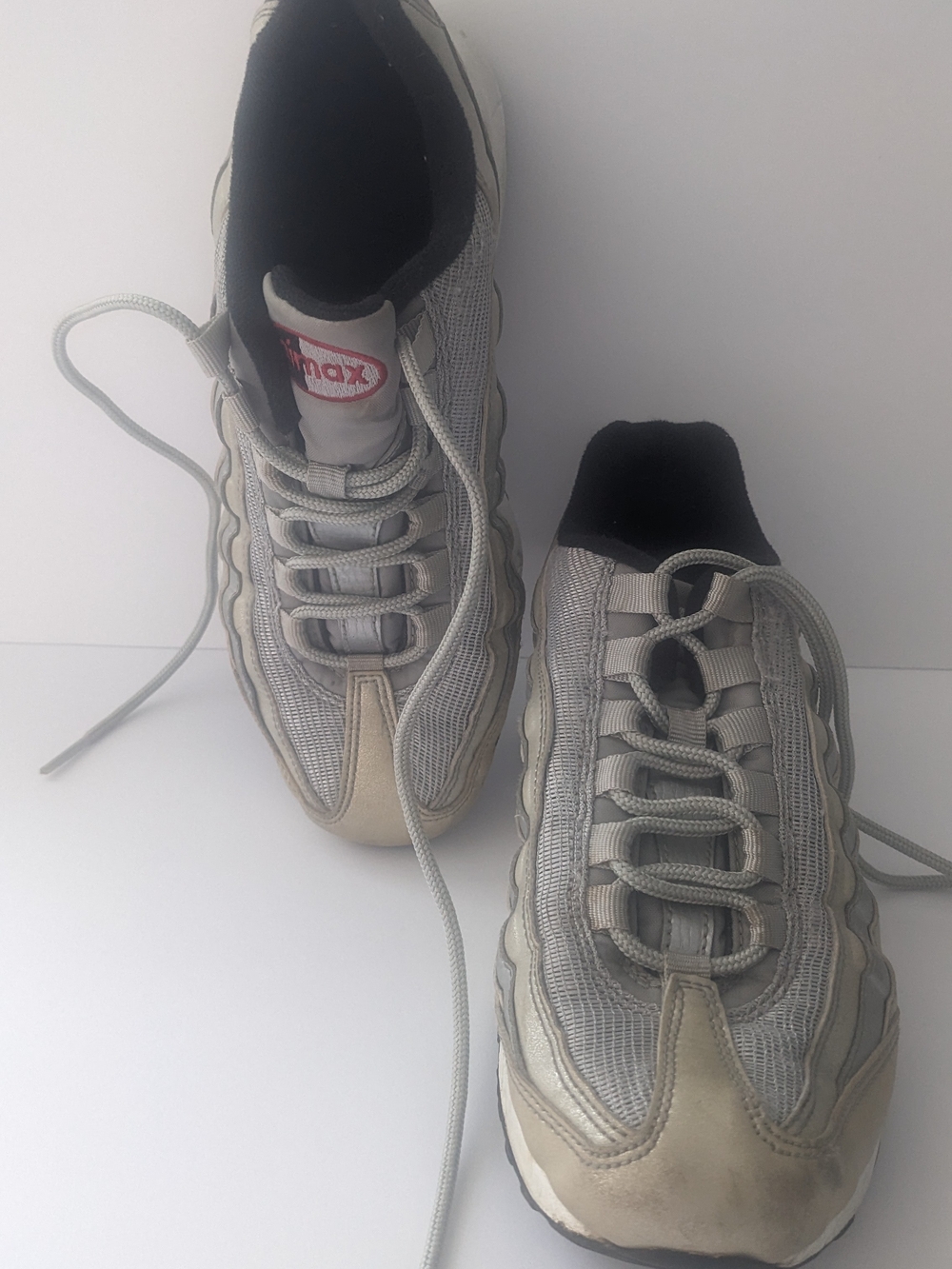 Nike  Kids Air Max 95 Sneakers in Light Gray and Beige Sz 4
